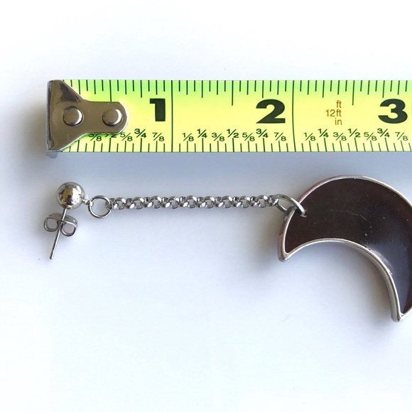 Dark Red resin & glitter crecent moon earrings - Picture 11 of 12